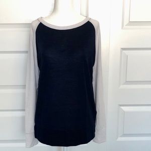 Soft lightweight sweater!